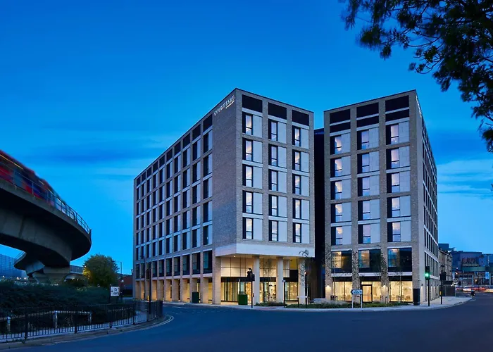 Courtyard By Marriott City AirportHotel Londra